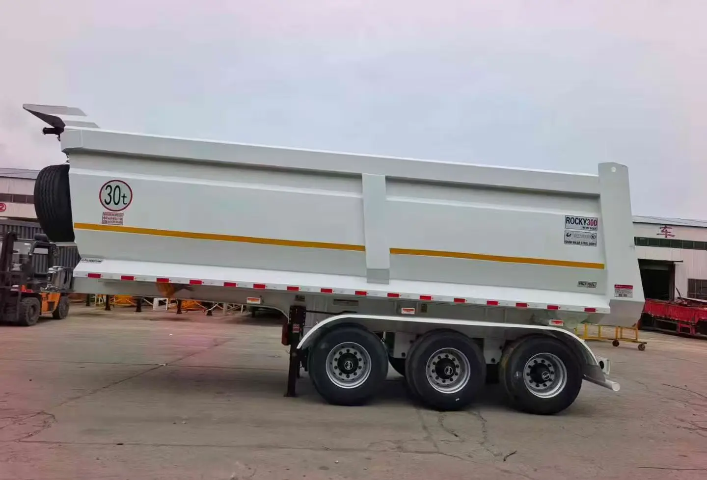 Trailer Semi Kontainer Flatbed 40 kaki bekas