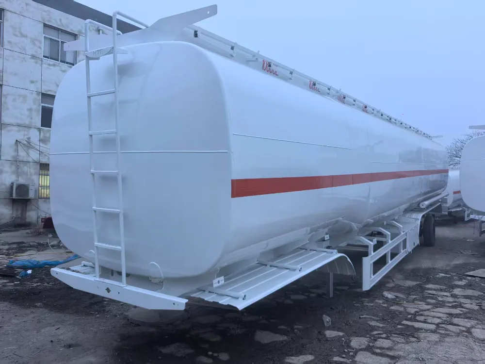 Truk Semi Trailer Tangki Bahan Bakar Bekas